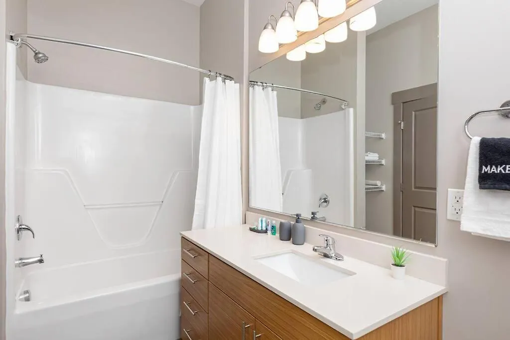 Uptown Elegance Gym, Pool, Wine Appartement Charlotte 0*,  Verenigde Staten