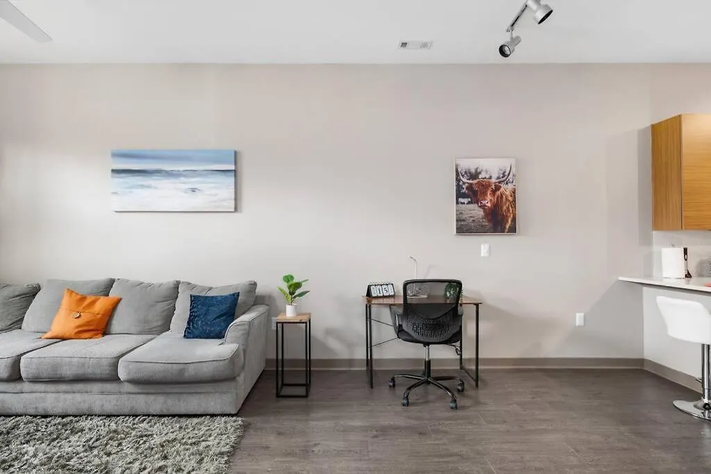 Uptown Elegance Gym, Pool, Wine Appartement Charlotte