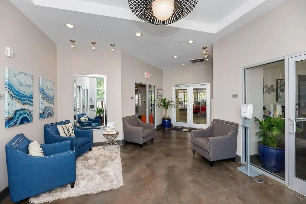 Uptown Elegance Gym, Pool, Wine Appartement Charlotte