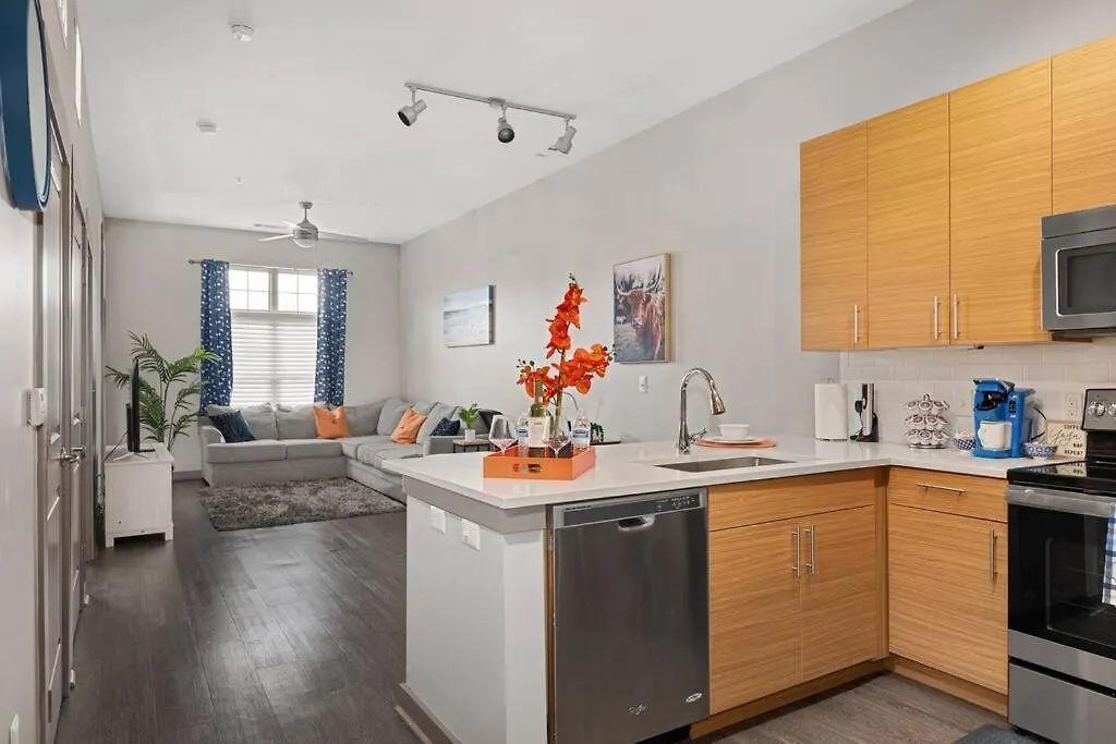 Uptown Elegance Gym, Pool, Wine Appartement Charlotte