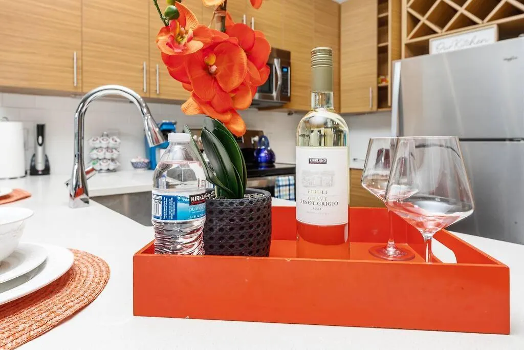 Uptown Elegance Gym, Pool, Wine Appartement Charlotte
